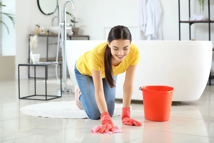 Putzen mit Nagellackentferner - Böden sauber machen