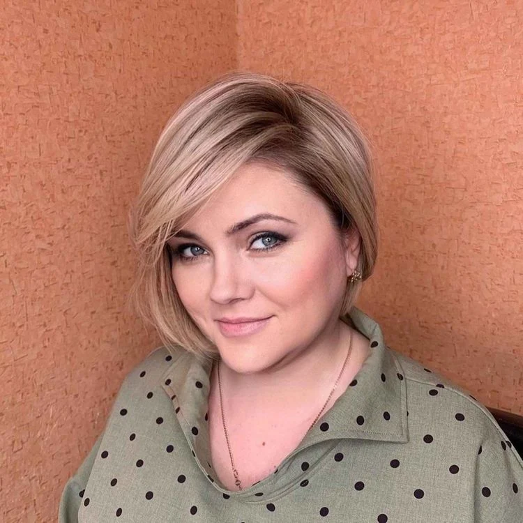 Eleganter Bob Pixie Cut (Bixie) für jüngere und ältere Frauen