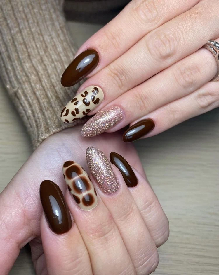 Leo Nägel für den Herbst - Nageldesigns und Ideen