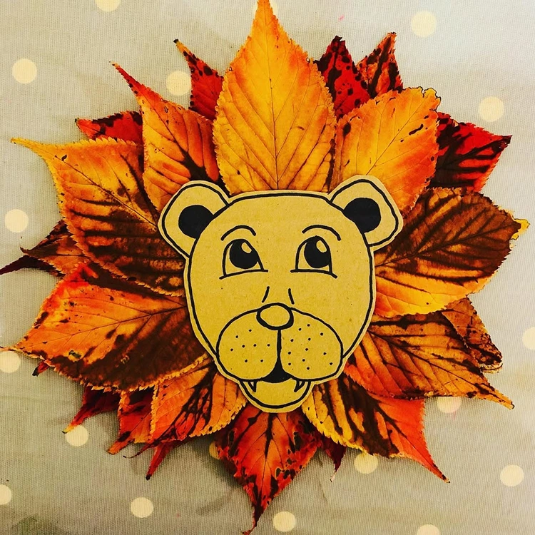 Orange Laubblätter für die Löwenmähne verwenden