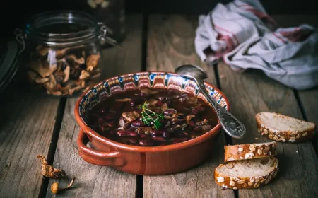 Rezept für Waldpilzsuppe mit Kidneybohnen und Majoran selber machen