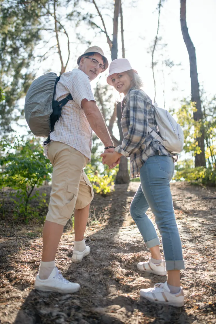 sportliches outfit zum wandern