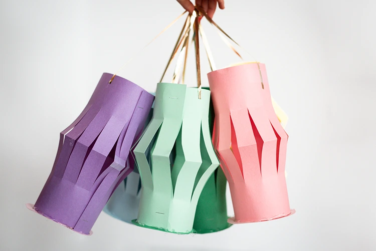 Einfache Papierlaterne zum Basteln mit Kindern