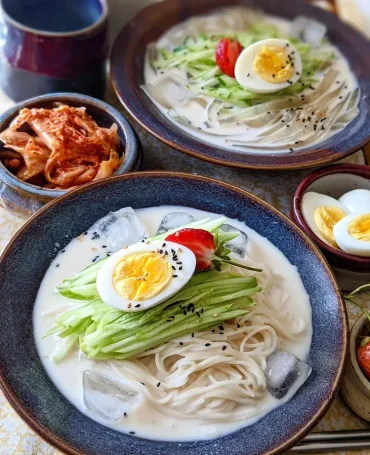 Kalte Nudelnsuppe mit Sojamilch selber machen