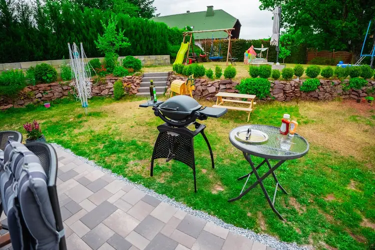 kompakter gasgrill für den garten