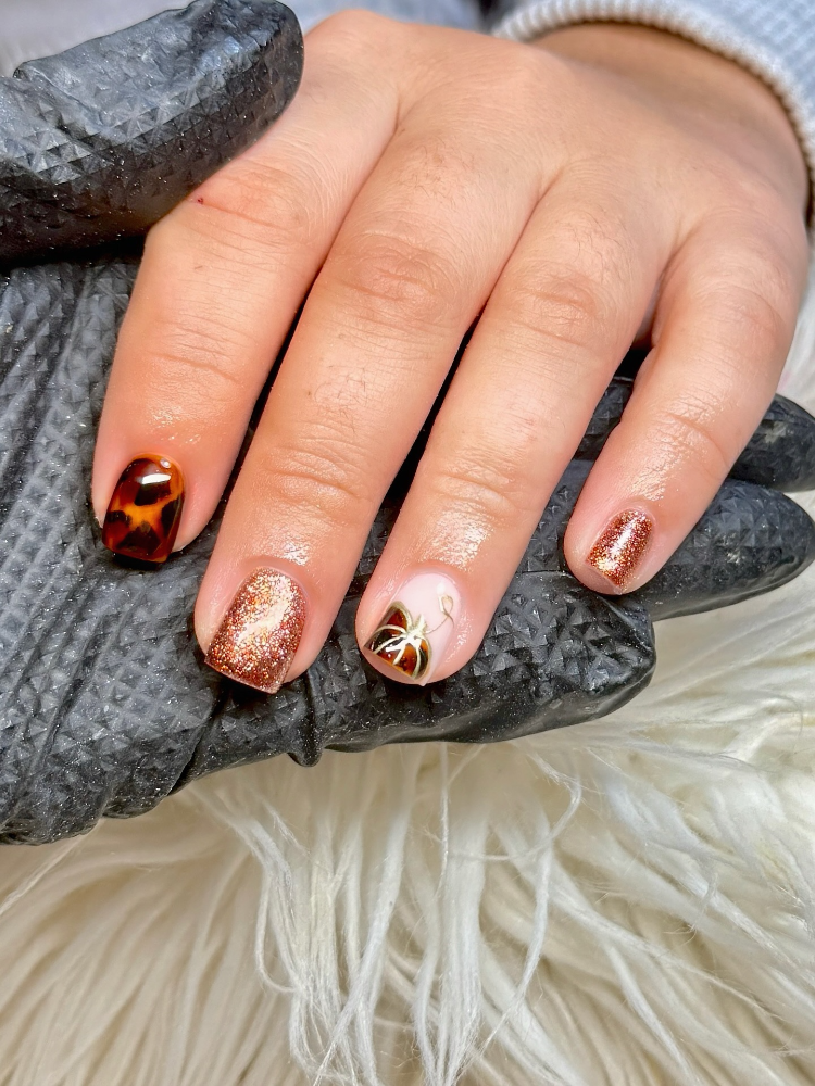 kurze nägel mit glitzer für den herbst