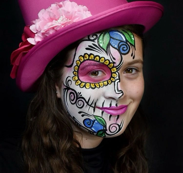 La Catrina schminken halbes Gesicht