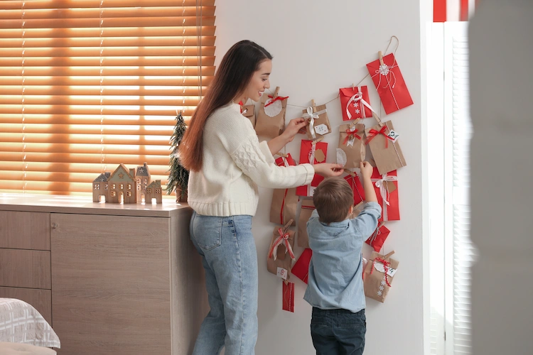 Adventskalender für Jungen selber machen und befüllen coole Ideen