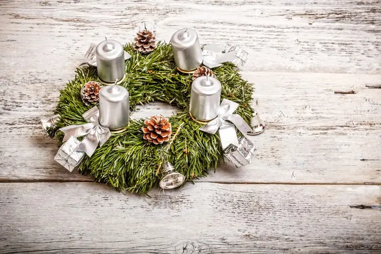 Adventskranz in Silber oder Grau selber machen