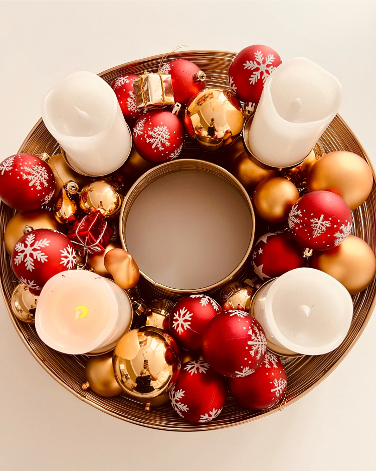 adventskranz mit kugeln