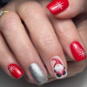 Kurze Gelnägel für Weihnachten - coole Nageldesigns