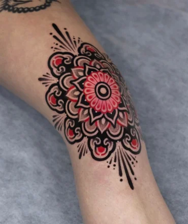 mandala tattoo für das knie ideen für frauen