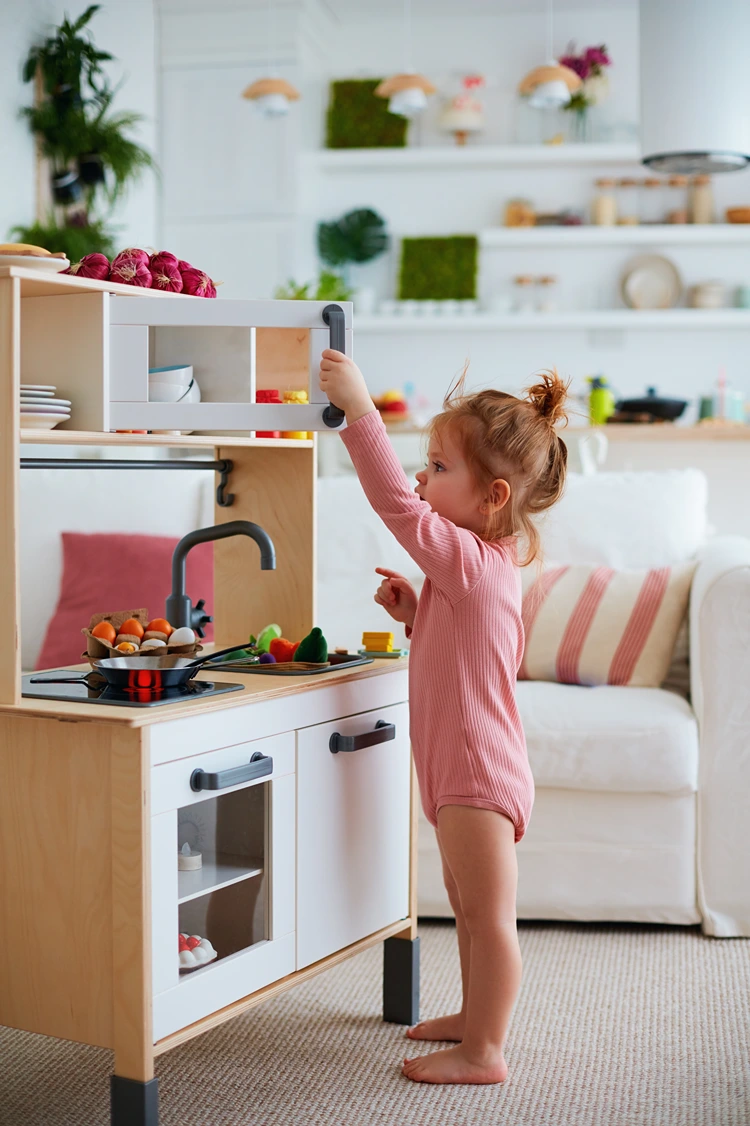 mini spielküche im wohnzimmer