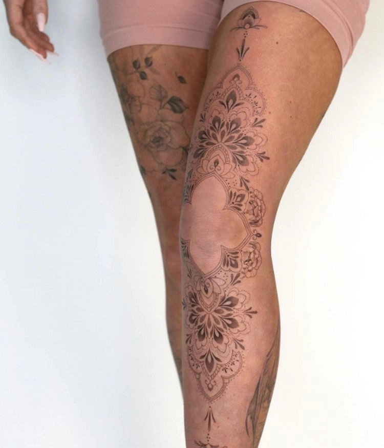 motive mit mandala und blumen für das knie