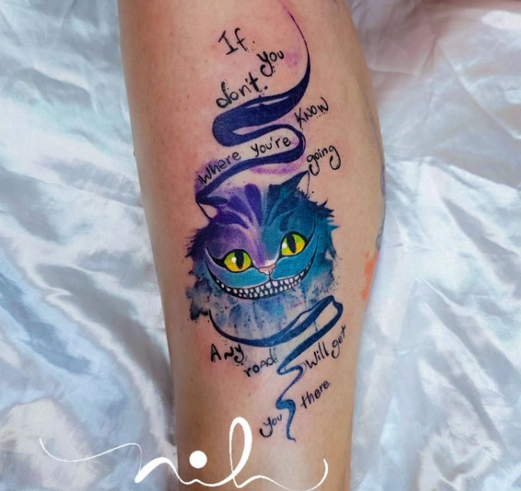 tattoo mit der grinsekatze