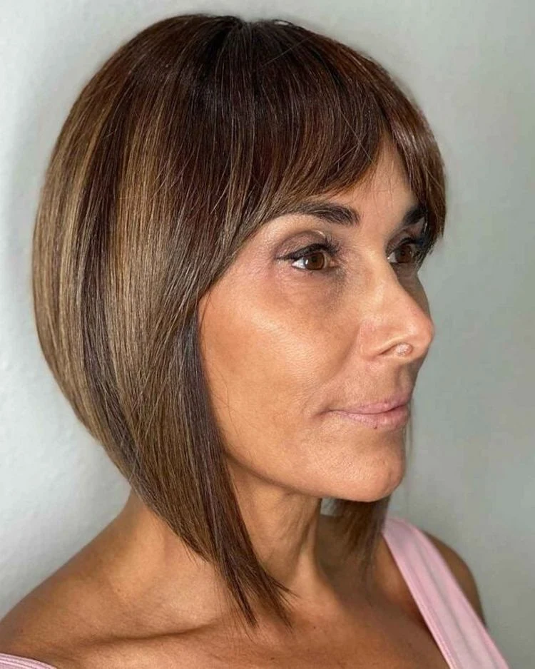 a line bob mit curtain bangs