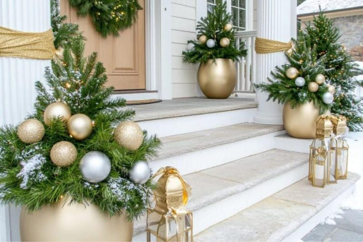 dekoidee für kübel festliche inspirationen für hauseingang und garten