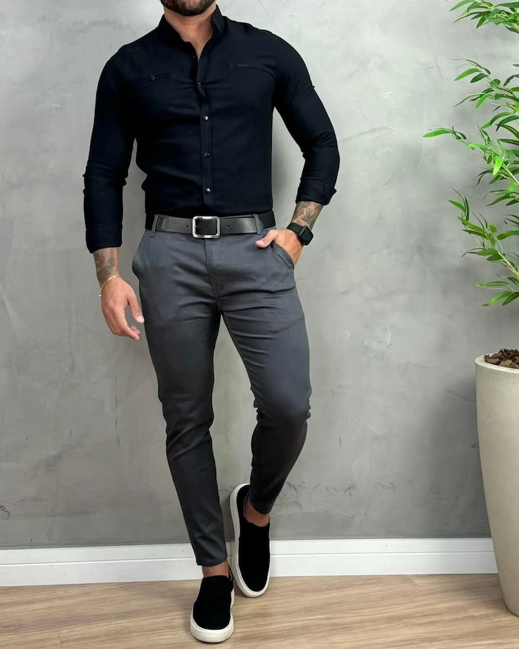 dunkle chino hosen für sportlich elegantes outfit