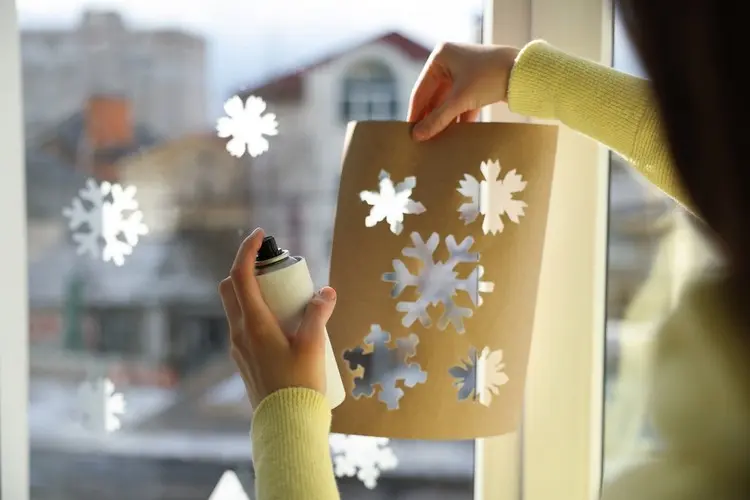 Schablonen für Schneespray kostenlos ausdrucken und für die Fensterdeko verwenden