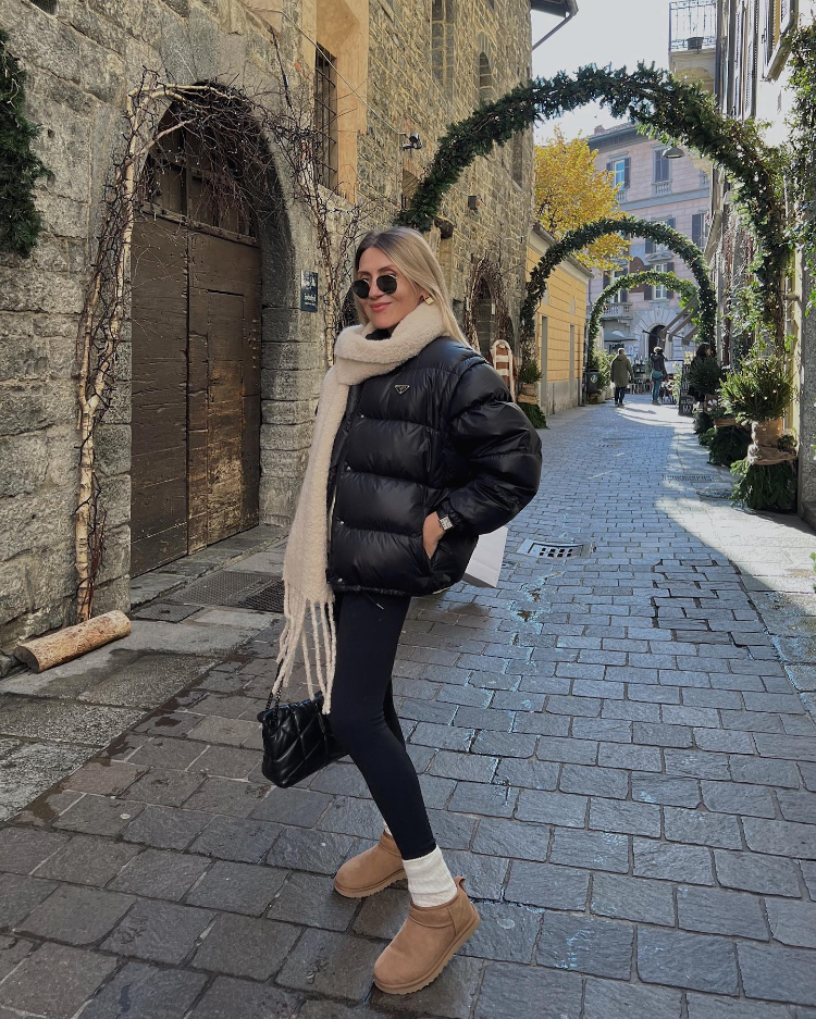 ugg mini kombinieren sportlich mit jogging set & jacke