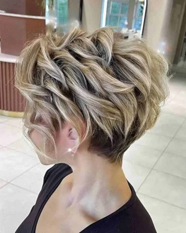 welliger pixie bob cut