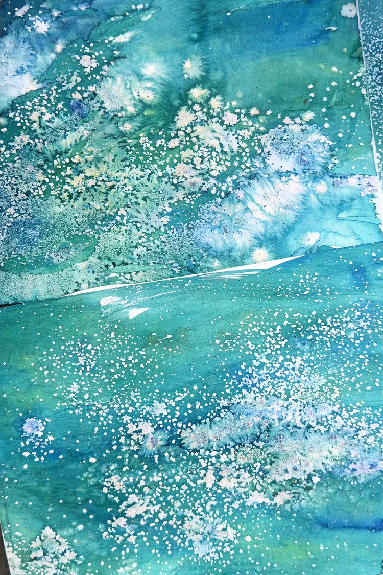 Abstrakte Bilder malen mit Salz im Winter