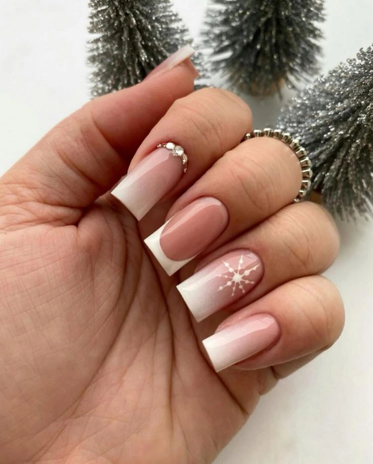 angesagtes nageldesign für den winter