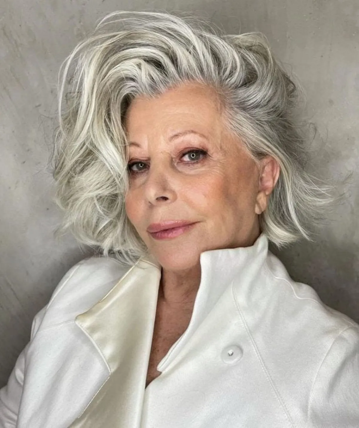 frisurentrends 2025 für frauen ab 60 top 10 haarschnitte, die reifen damen schmeicheln!