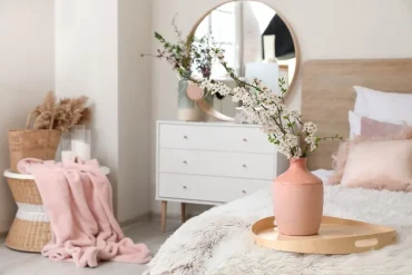 Frühlingsdeko für den Frühling im Schlafzimmer verteilen