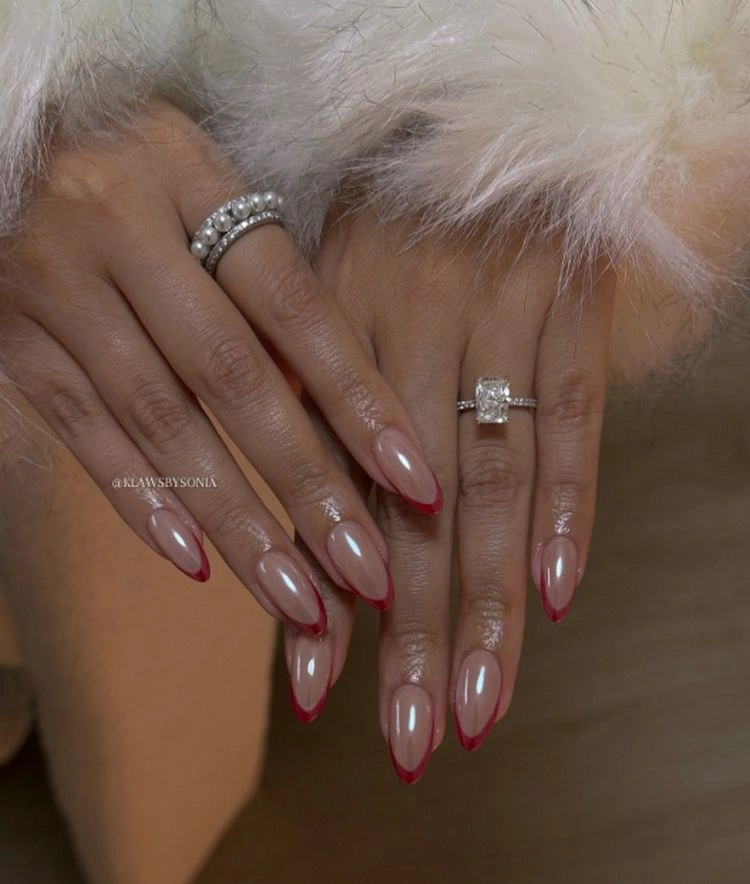 glazed donut nails mit french tips in rot