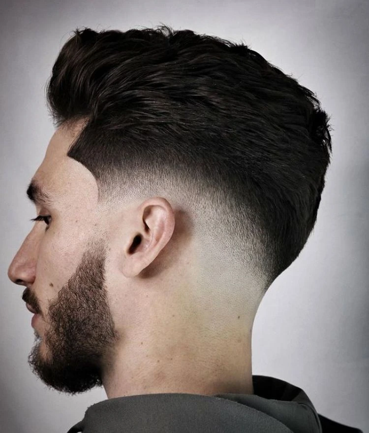 pompadour frisur mit fade cut kombinieren