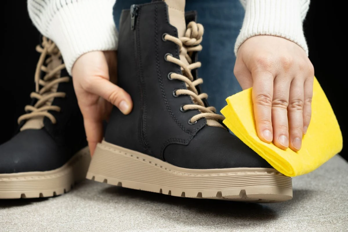 Winterschuhe wieder sauber bekommen Mithilfe dieser Tricks sehen Ihre Lieblingsschuhe wie neu aus!