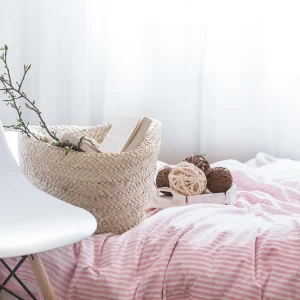 Februar-Dekoration in zarten Pastelltönen gestalten