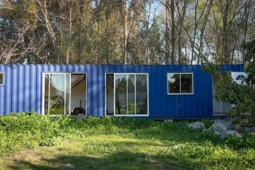 Wohnungscontainer als Ferienhaus mitten in der Natur