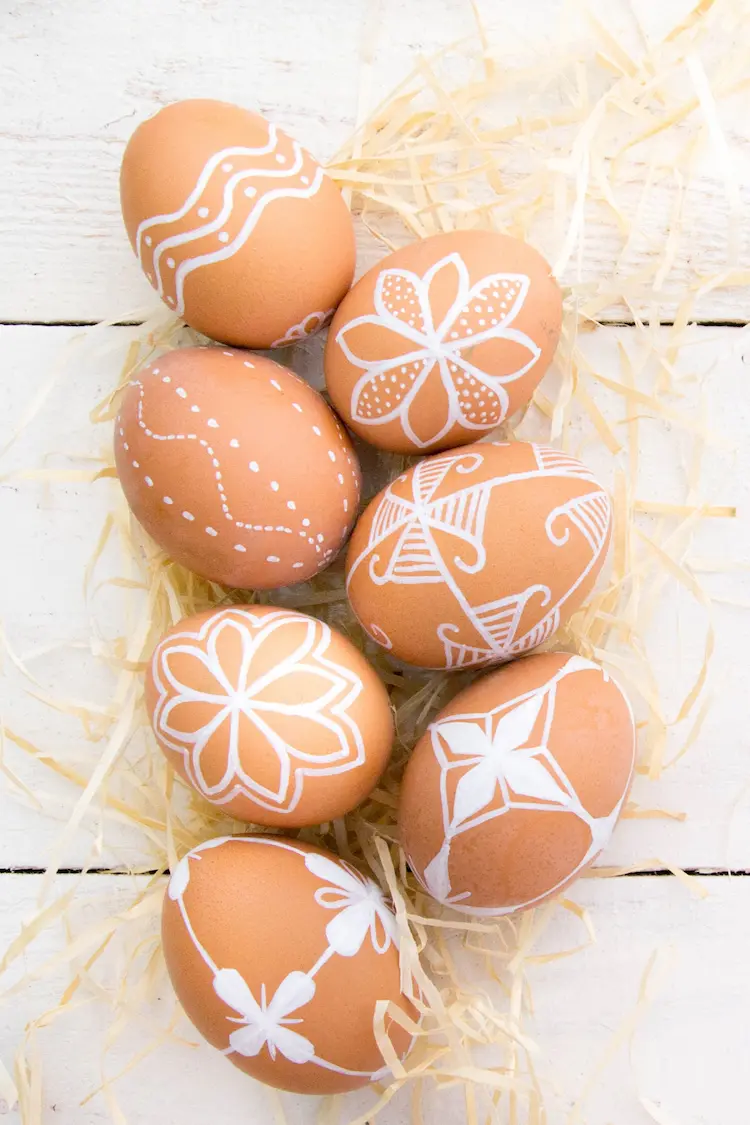 braune boho inspirierte eier