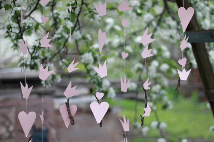 hängende gartendeko diy ppaiergirlanden