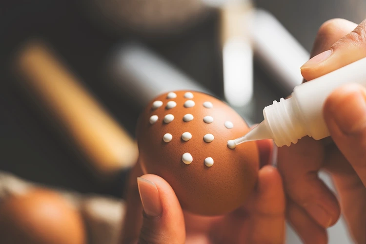 mit feiner spitze entstehen gleichmäßige punkte