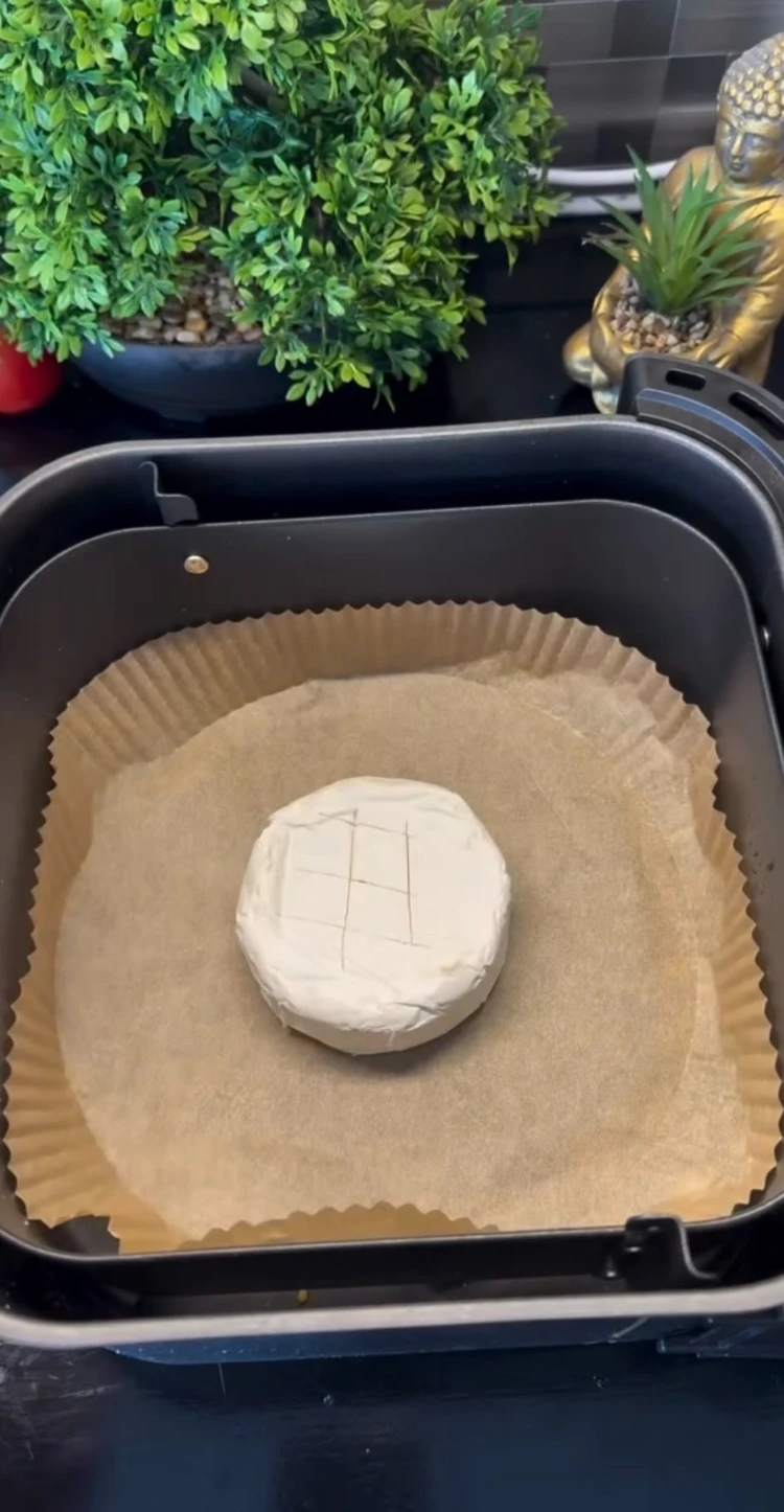 frischer camembert in der heißluftfritteuse