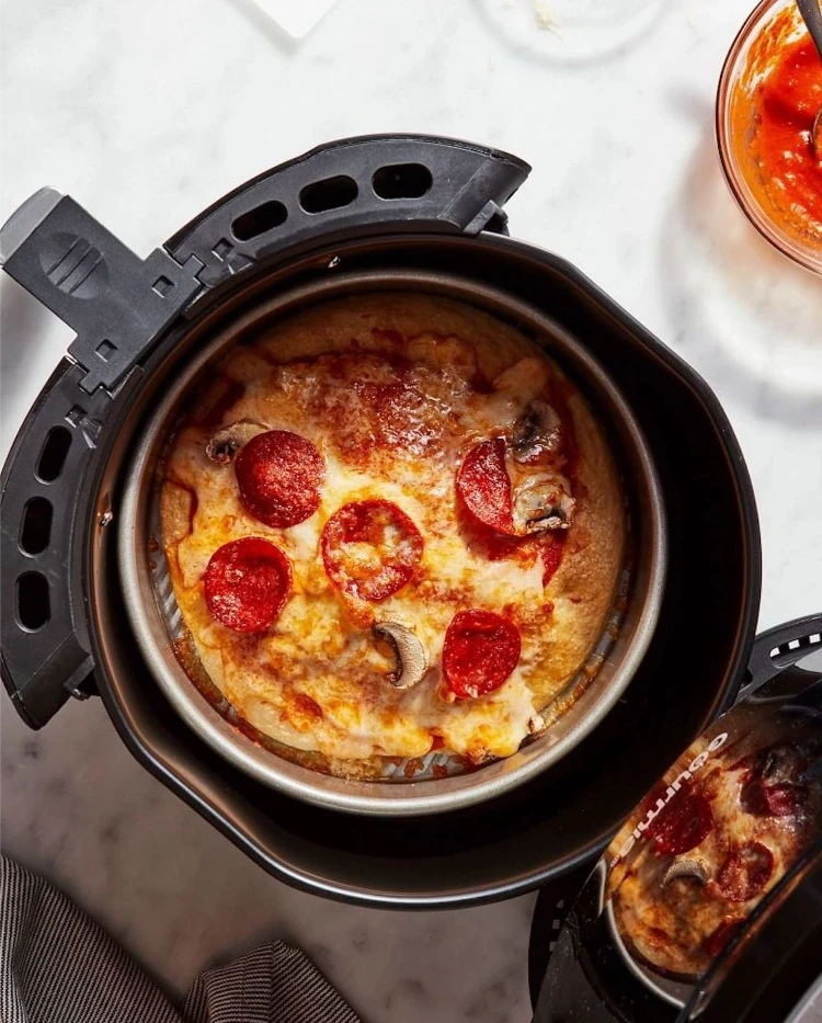 ganze pizza im airfryer gebacken