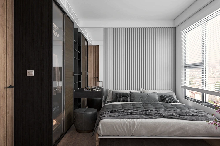 graue akustikpaneele hinter bett und schminkplatz