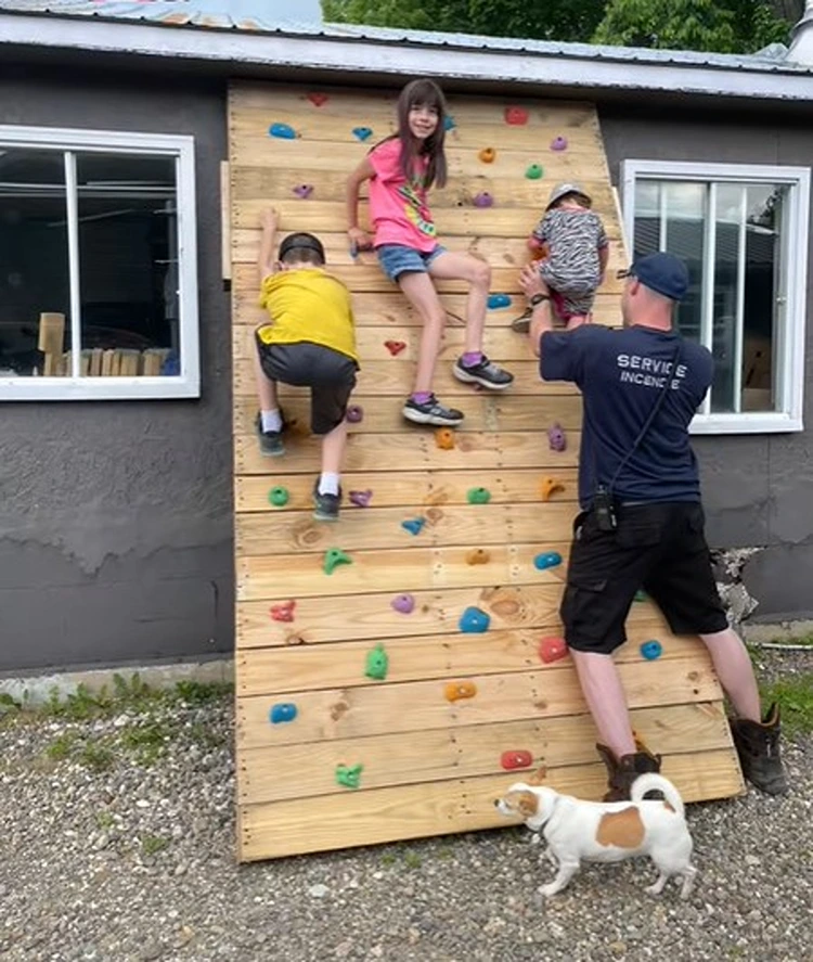 paletten ideen kinder garten kletterwand