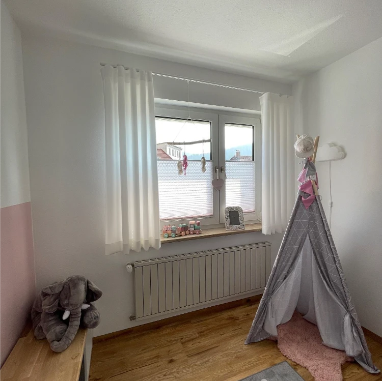 selbstgebautes zelt für kinder aus alten gardinen