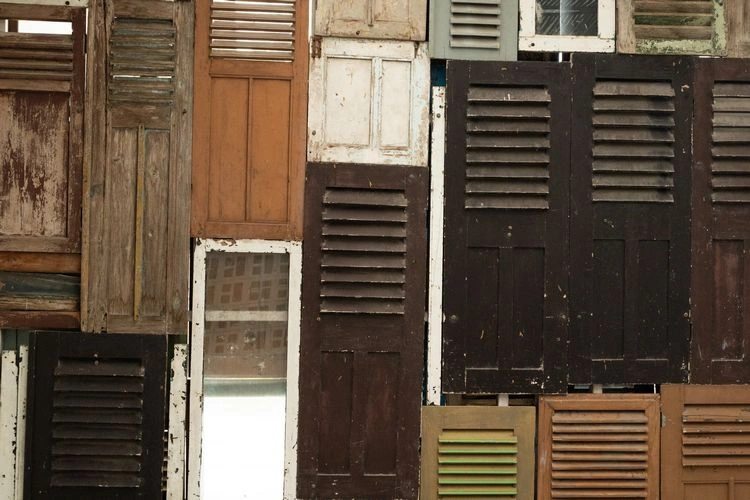 diy sichschutz aus türen für den garten