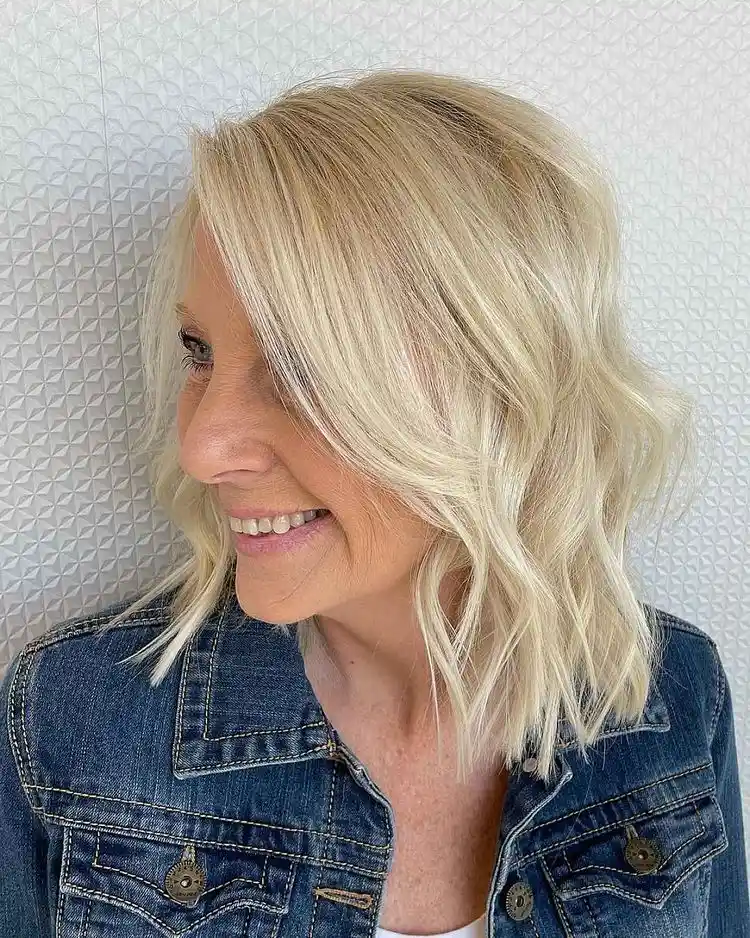 eleganter blunt bob mit beach waves
