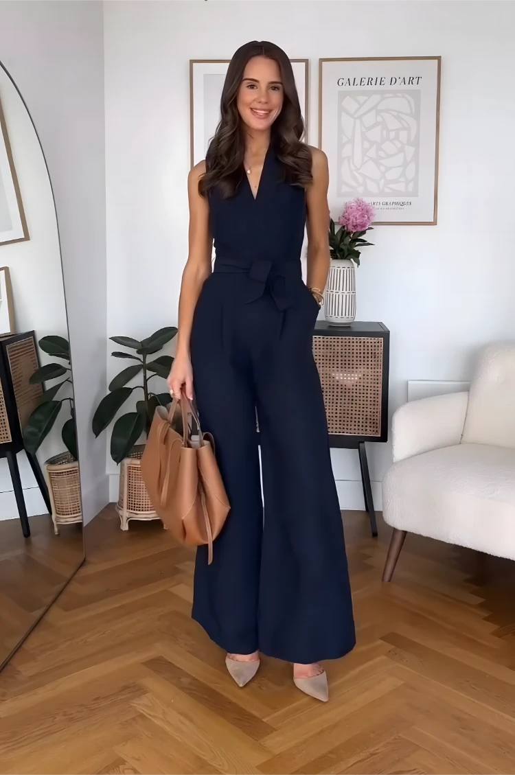 elegantes sommeroutfit für vorstellungsgespräch mit blauem jumpsuit upscayl 4x upscayl standard 4x