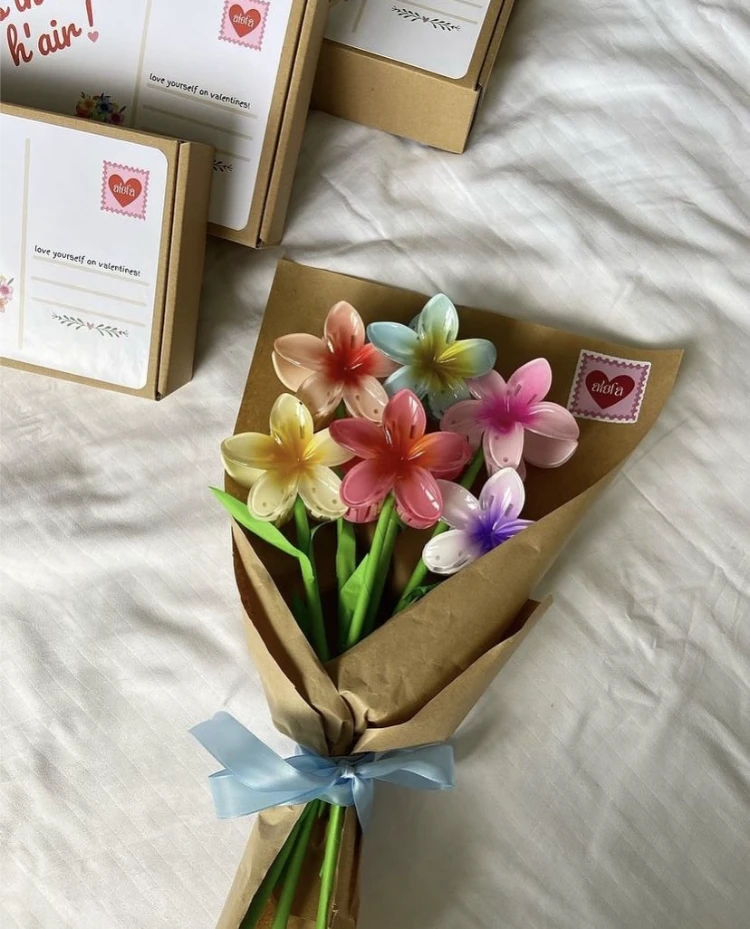 flower claw clip blumenstrauß