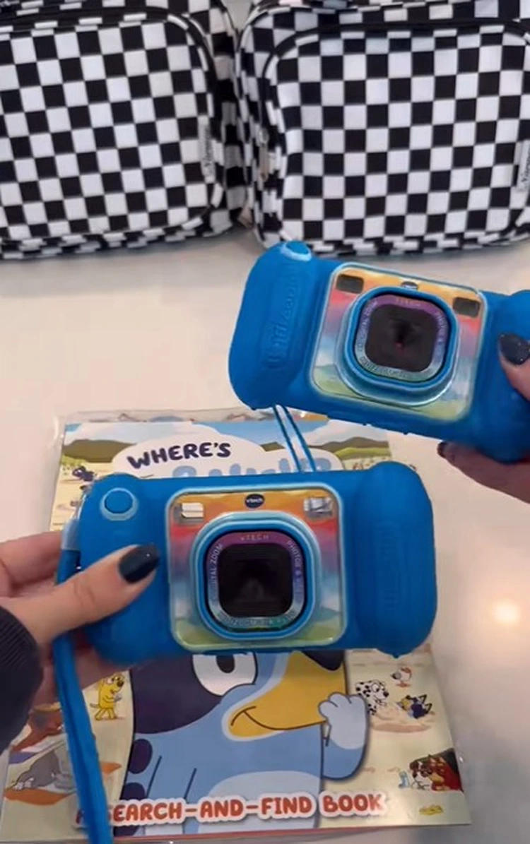 kindergamera spaß für kleinkinder während flugs