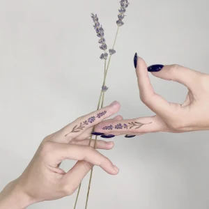 mini tattoo auf der innenseite des fingers coole motive