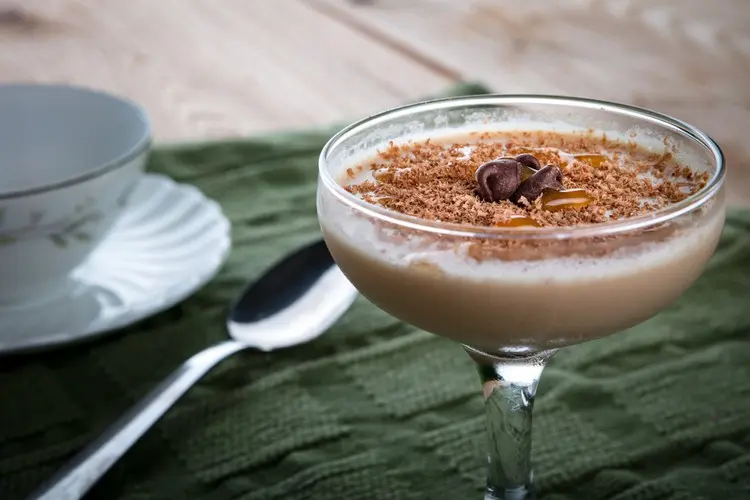 Panna Cotta mit Gelatine, Sahne, Kaffee und Vanille