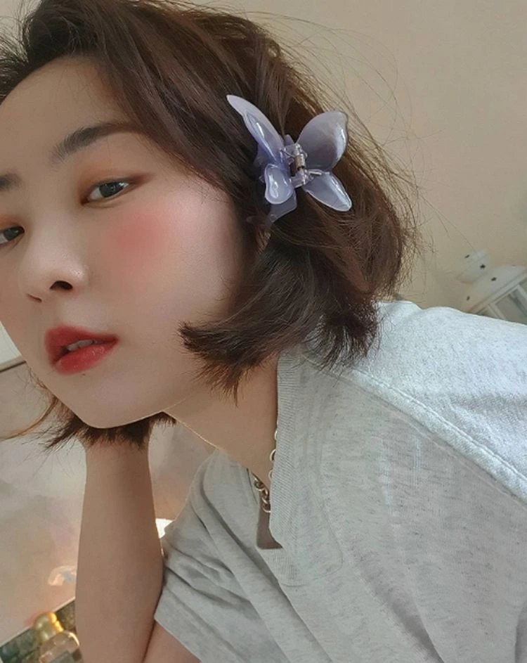 seitliche frisur mir haarspangen